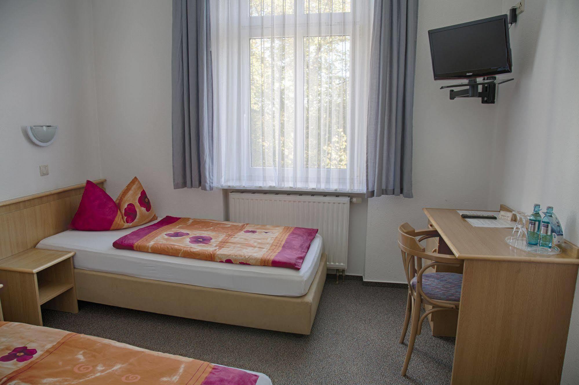 Hotel Albena - Garni Hotel Furstenwalde Ngoại thất bức ảnh